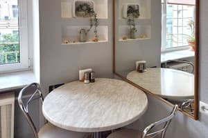 Квартира Home Hotel ул. Малая Житомирская, 10-1. Однокомнатная квартира, ул. Малая Житомирская, 10 на 4-м этаже 10