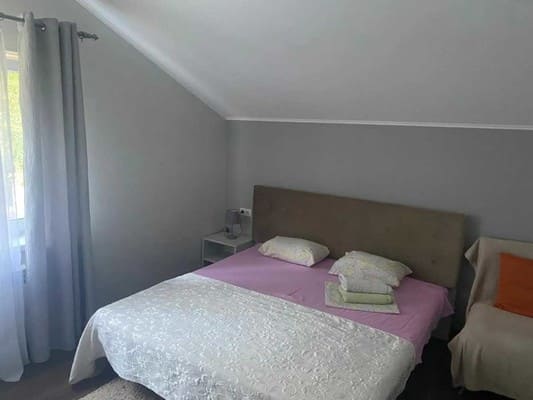 Ольжича 45 Б 1