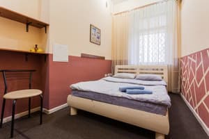 В центре Киева по ул.Саксаганского 3